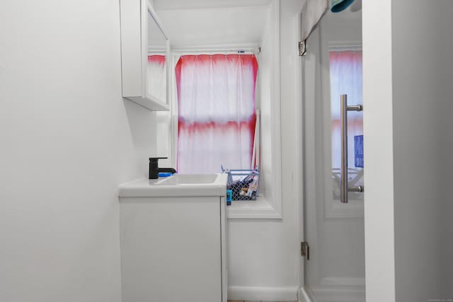 bathroom with vanity