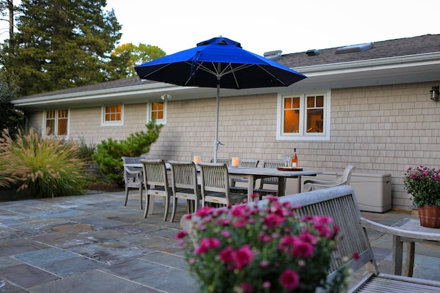 view of patio with outdoor dining space