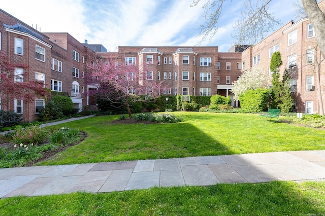 70 Strawberry Hill Ave Apt 3-3B, Stamford, CT 06902 - view of home's community with a yard