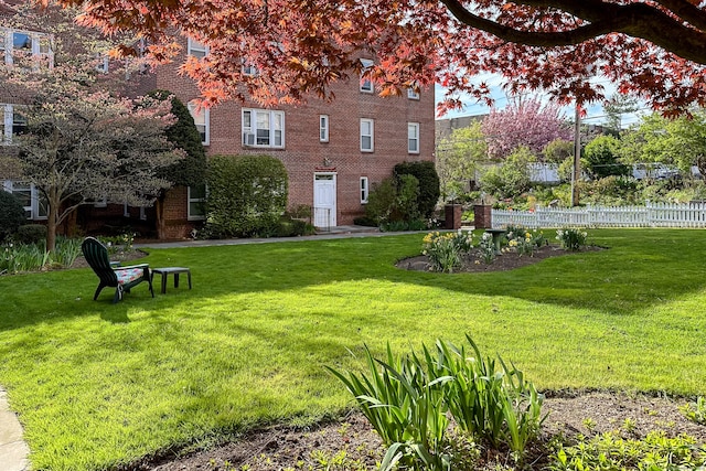 70 Strawberry Hill Ave Apt 3-3B, Stamford, CT 06902 - view of yard