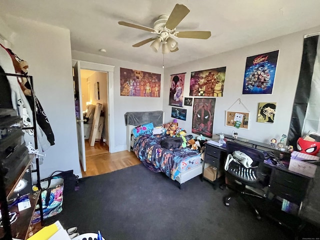 bedroom featuring ceiling fan