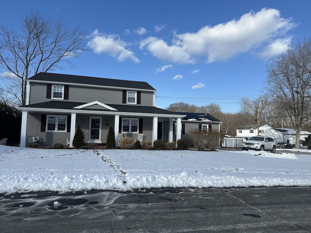 view of front of home with covered porch