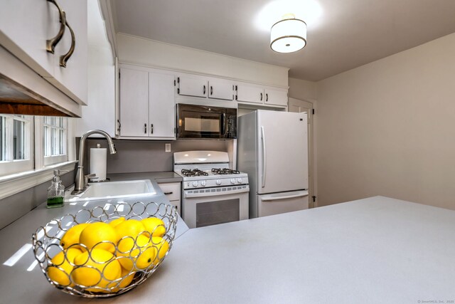 25 Zora Ln, Stamford, CT 06903 - photo 13