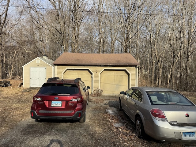 view of detached garage