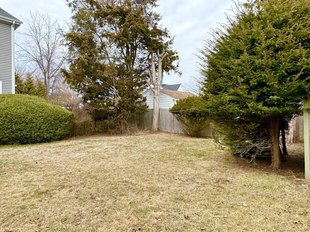 view of yard featuring fence