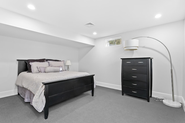 bedroom with carpet, visible vents, baseboards, and recessed lighting