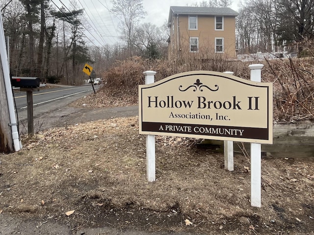 view of community / neighborhood sign