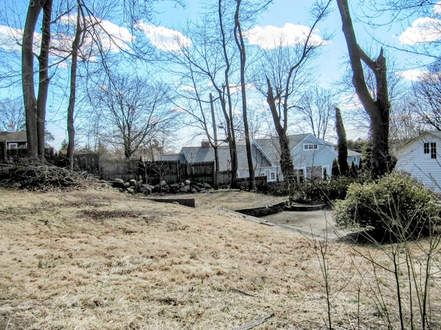 14 Sycamore St, Norwalk, CT 06855 - view of yard featuring a residential view
