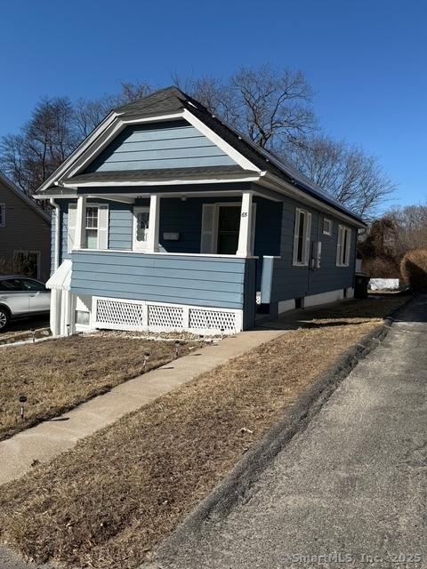 bungalow-style home with covered porch