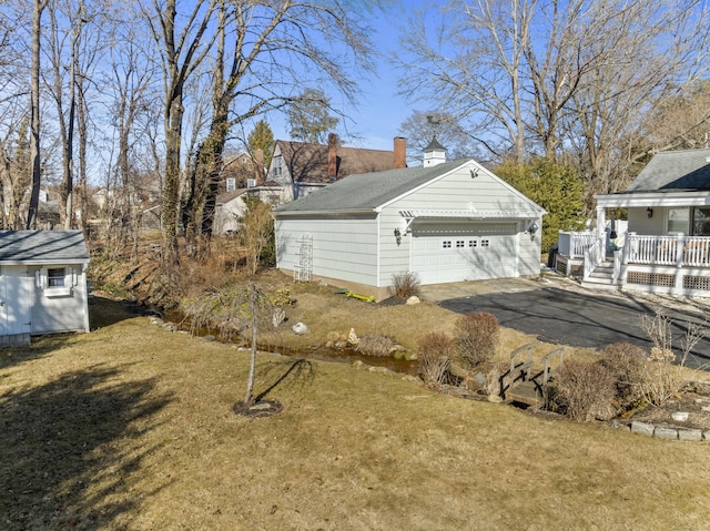 view of detached garage