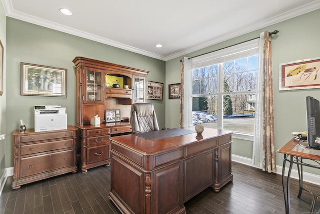 home office featuring crown molding, baseboards, dark wood-style flooring, and recessed lighting