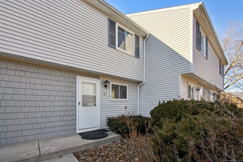 16 Seymour Rd Unit 5F, East Granby, CT 06026 - view of property entrance