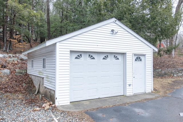 view of detached garage