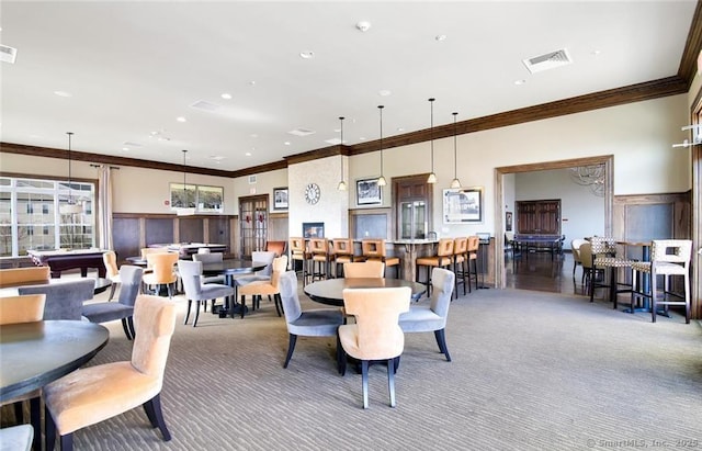 dining area featuring ornamental molding, carpet flooring, visible vents, and recessed lighting