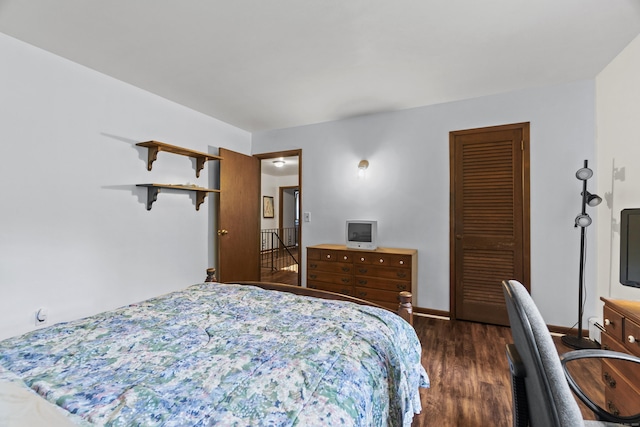 4 Wildwood Ln, Weston, CT 06883 - bedroom featuring dark wood finished floors, baseboards, and a closet