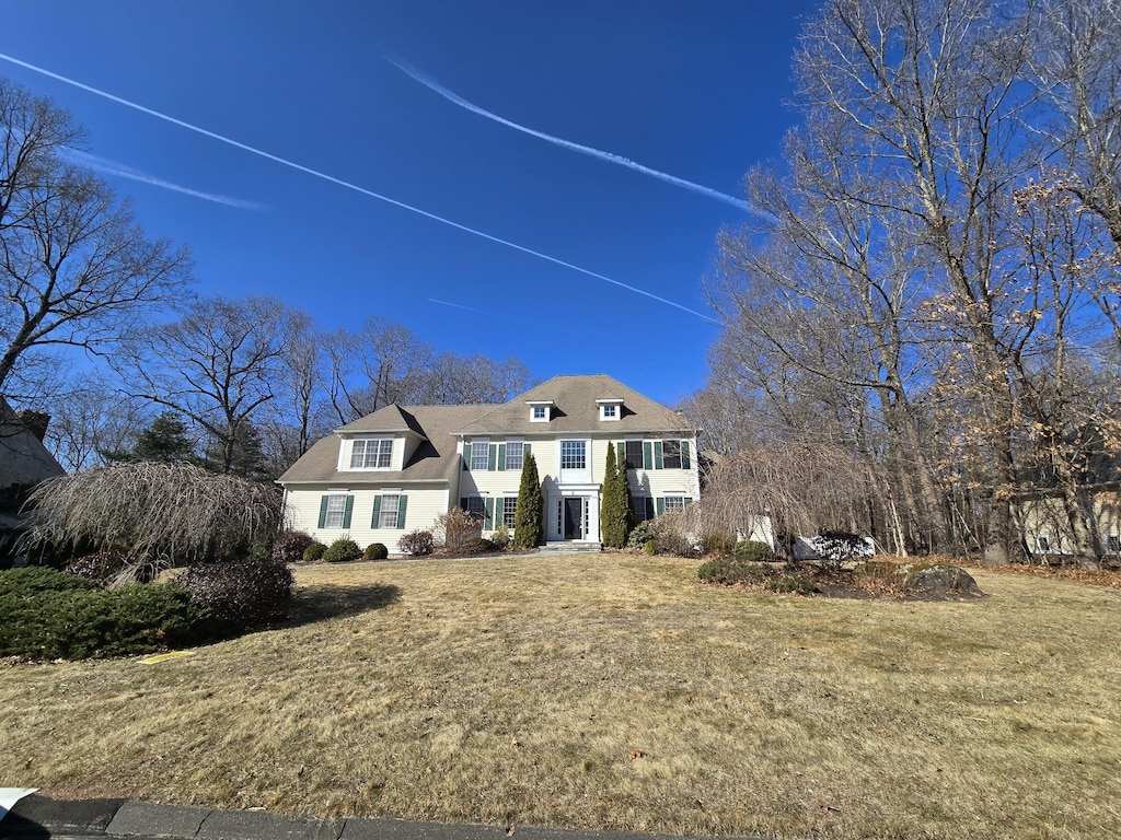 view of front of house with a front yard