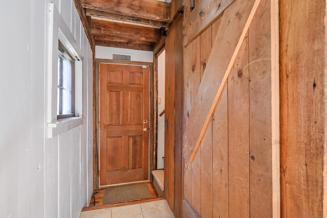 entryway featuring visible vents