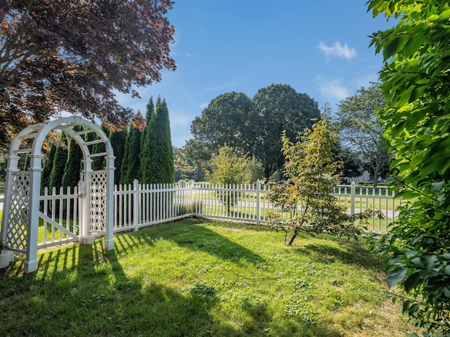 3 Sea Meadows Ln, Waterford, CT 06385 - view of yard