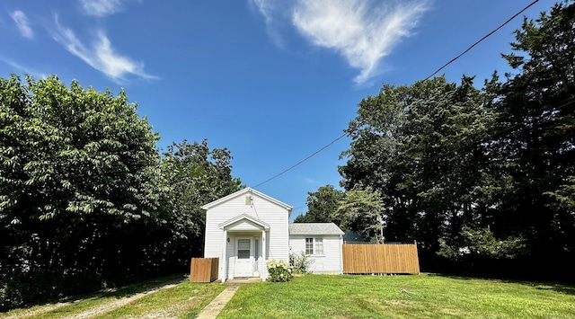 7 N Washington Ave, East Lyme, CT 06357 - photo 1
