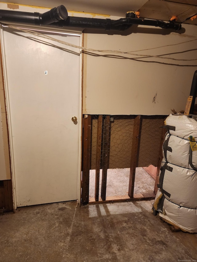 view of unfinished basement