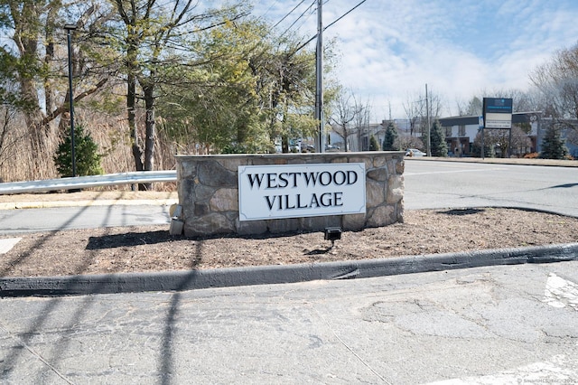 view of community / neighborhood sign