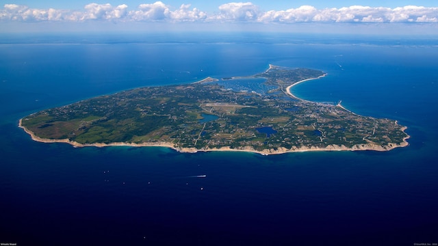 bird's eye view with a water view