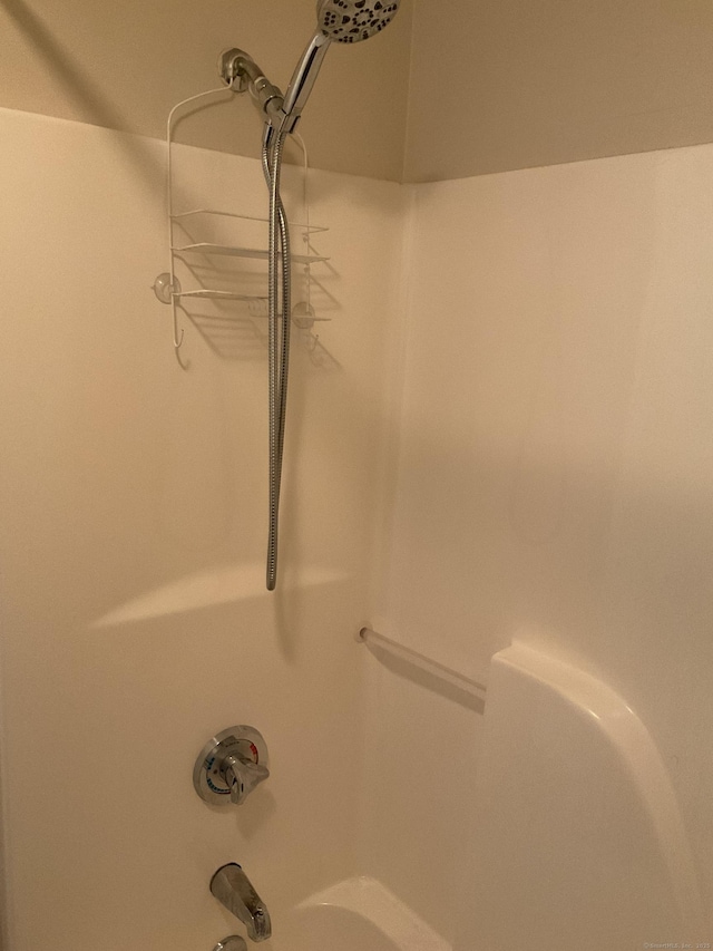 bathroom featuring shower / bathtub combination