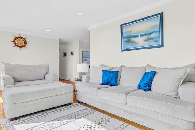 living room featuring recessed lighting, wood finished floors, and crown molding