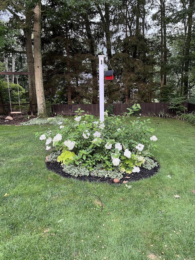 view of yard featuring fence