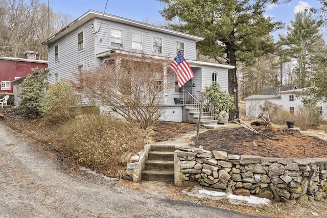 view of front facade featuring a garage