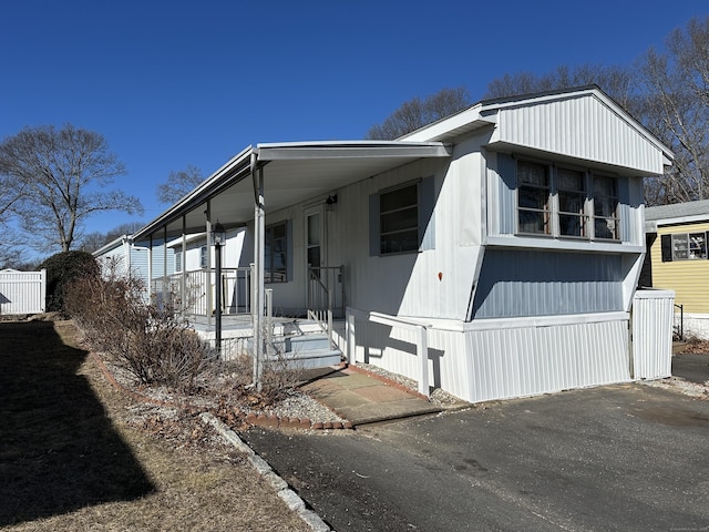 manufactured / mobile home with covered porch