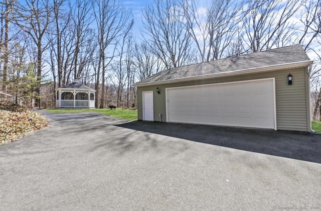 view of detached garage