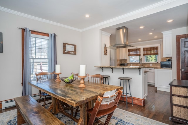 dining area featuring recessed lighting, dark wood-style floors, a healthy amount of sunlight, and ornamental molding