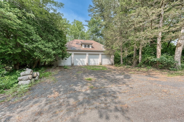 673 Spring St, Manchester, CT 06040 - view of detached garage
