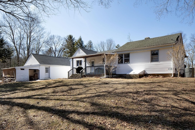 view of front of house with a front yard