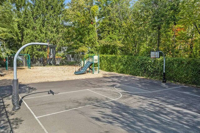 5 Cottonwood Ln Unit 5, Ridgefield, CT 06877 - view of basketball court with community basketball court