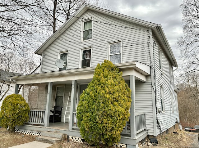 view of front facade with covered porch