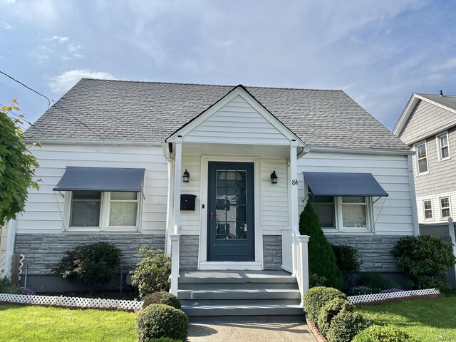 84 Glendale Ave, Bridgeport, CT 06606 - bungalow featuring stone siding