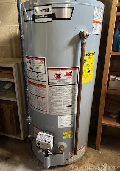 305 Hampton Ct Unit 305, Newington, CT 06111 - utilities featuring water heater