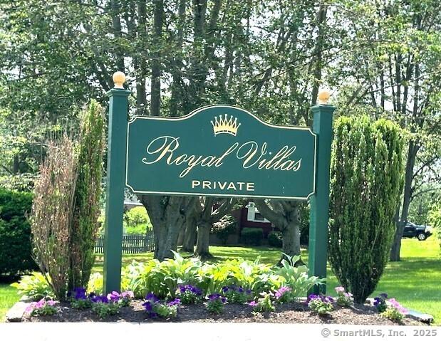 305 Hampton Ct Unit 305, Newington, CT 06111 - view of community sign
