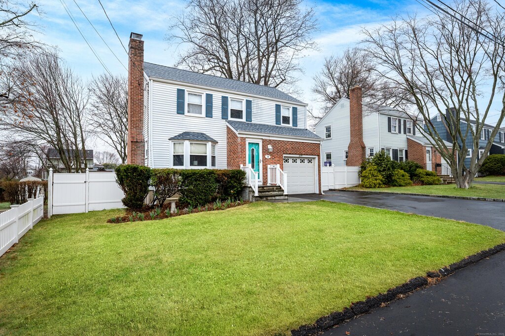 20 Willowbrook Pl, Stamford, CT 06902 - photo 1