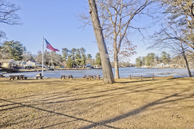 view of yard featuring a water view