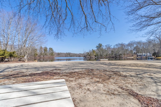 view of yard featuring a water view