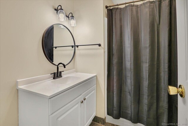 827 Oronoke Rd Apt 2-11, Waterbury, CT 06708 - bathroom with a shower with curtain and vanity