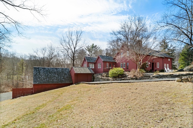 view of yard with a garage