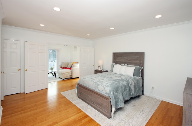 bedroom featuring recessed lighting, baseboards, light wood-type flooring, and ornamental molding