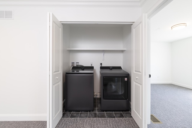 25 Oakwood Cir Unit 7, Plainville, CT 06062 - laundry area with laundry area, visible vents, baseboards, dark carpet, and washer and clothes dryer