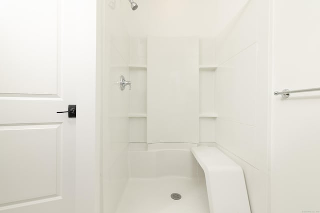 25 Oakwood Cir Unit 7, Plainville, CT 06062 - bathroom with a shower
