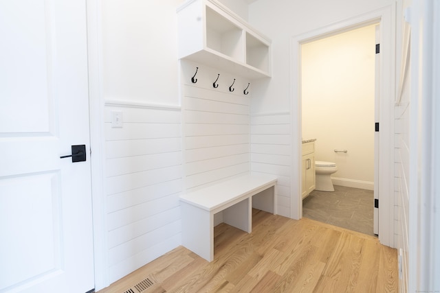 25 Oakwood Cir Unit 7, Plainville, CT 06062 - mudroom featuring light wood finished floors