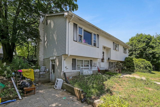 view of split foyer home